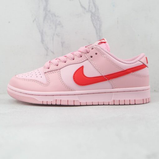 NK SB Dunk Low Pink
