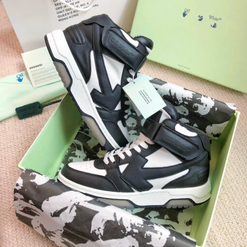 Off White Low Sartorial Stitching Sneaker Black & White